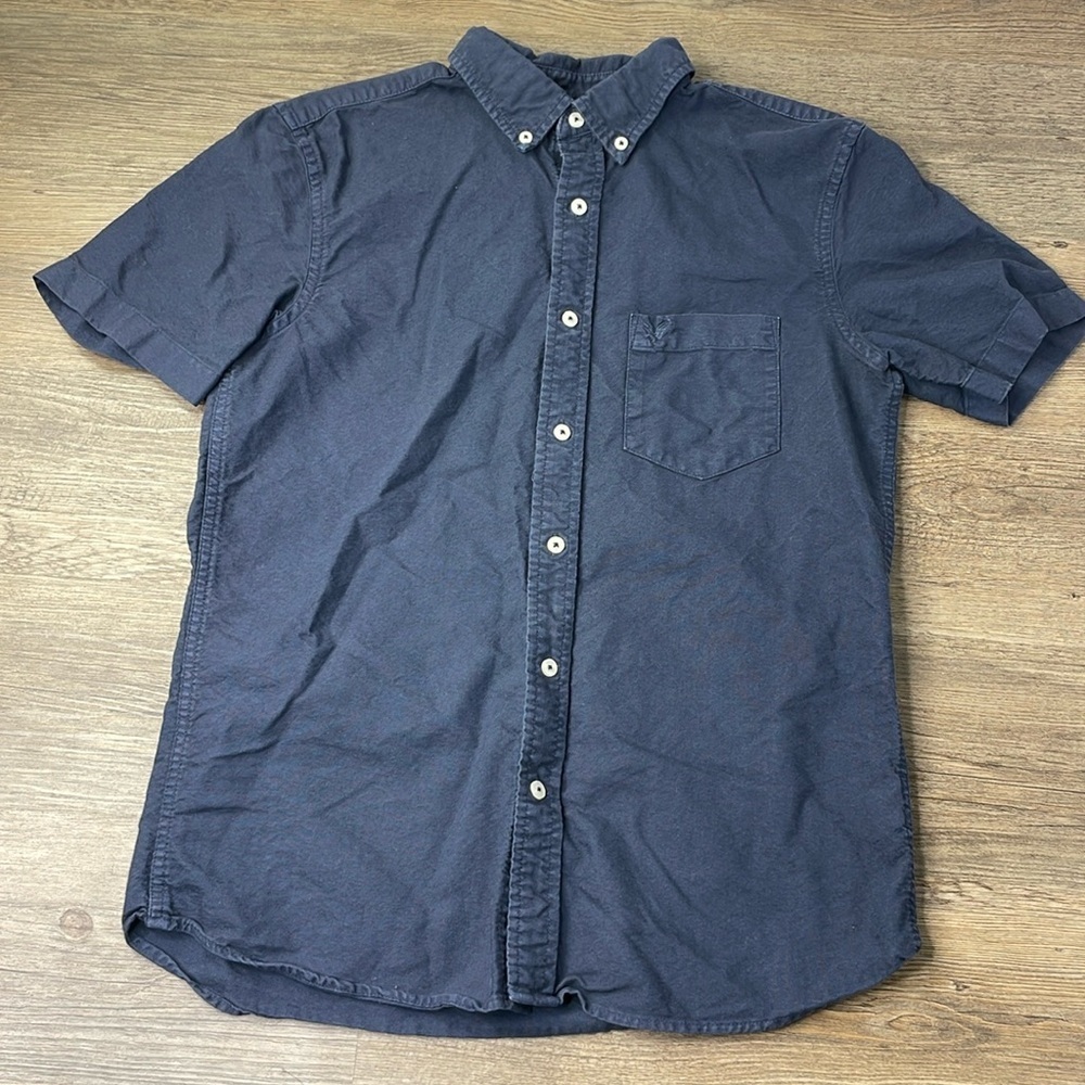 American Eagle Men’s Navy Blue Short Sleeve Button Down Shirt, size Small